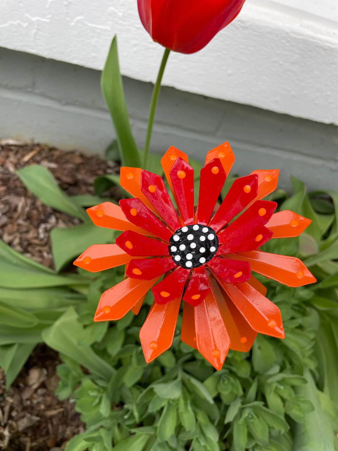 🌺Mother's Day 50% OFF💕✨ Handcrafted Metal Zinnia Flower Garden Stake